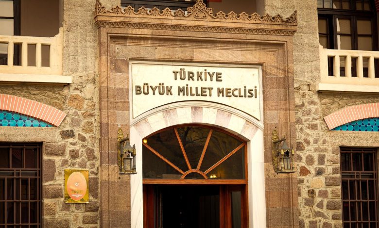 Türkiye'de Tarihi Ilk! Anne Karnındaki Bebek Ameliyat Edildi — featured image